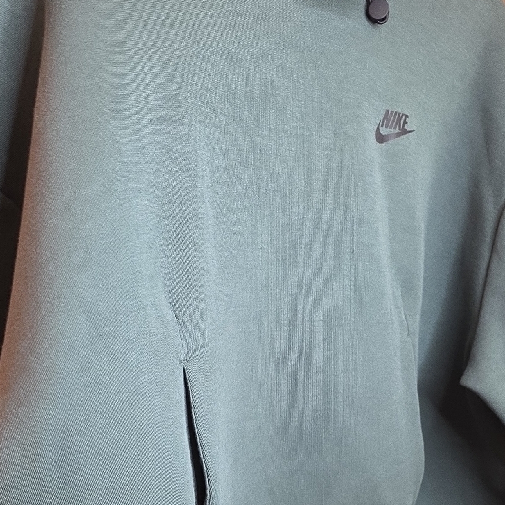 Nike Sportswear Tech Fleece Women's Oversized Hoodie - L  NWT - Picture 2 of 9